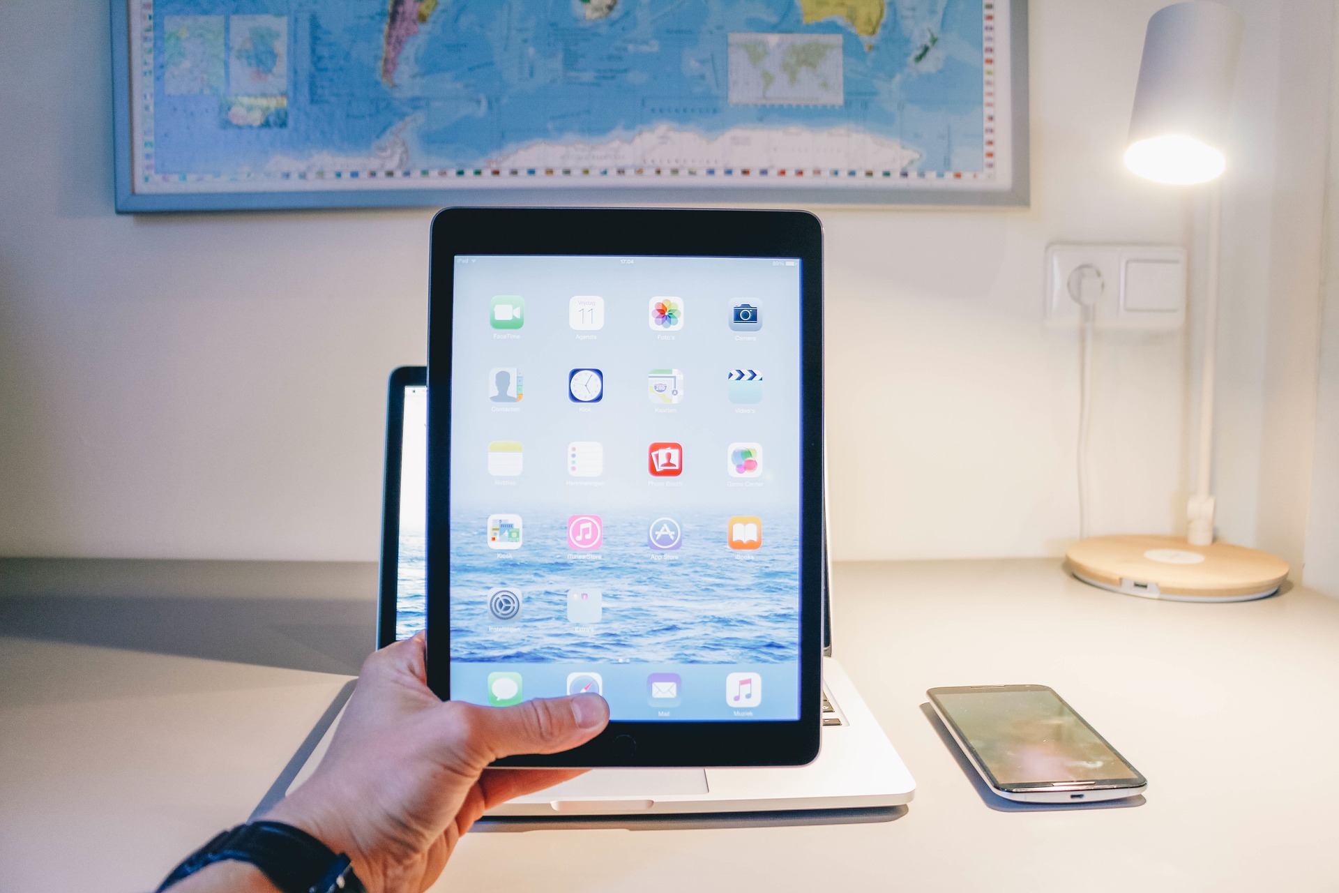Why An Ipad Is The Best Alternate Of Laptop Or Pc