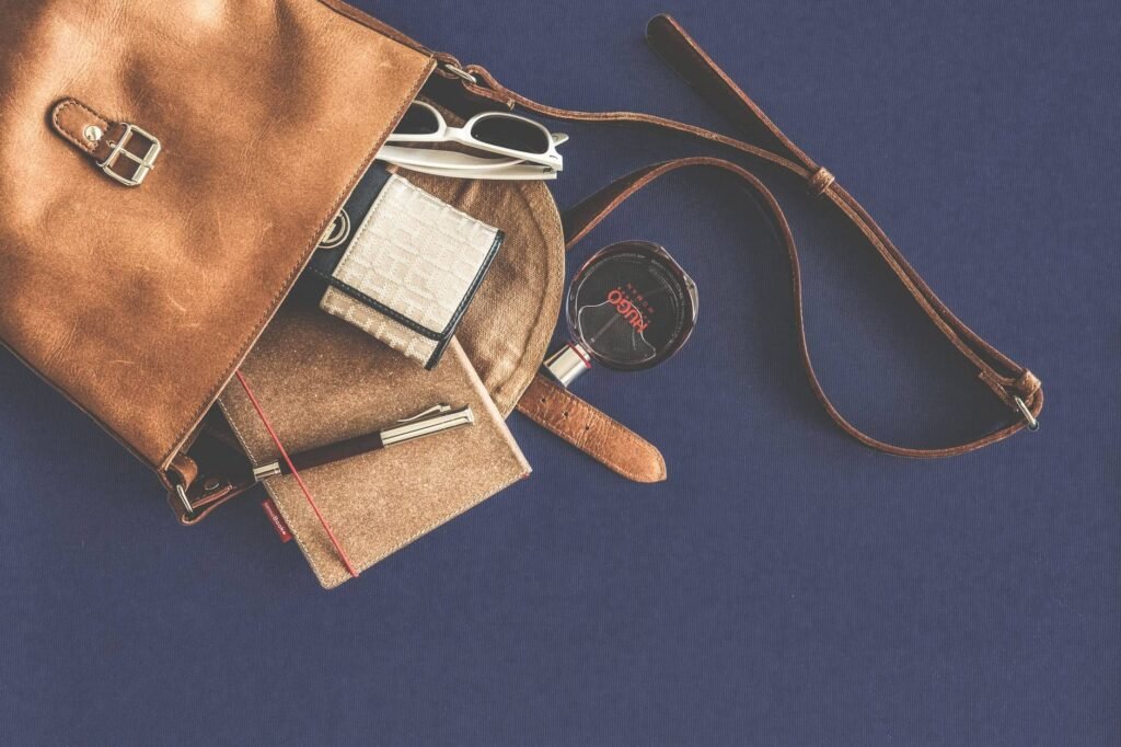 Dedicate a multipurpose handbag