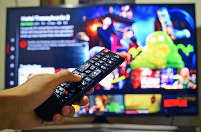 Evolution of the Media Industry in the Age of Cloud Computing 1 cloud computing